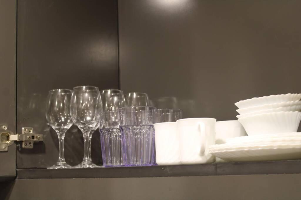 A2J Luxury Bgc Balcony Suite Near Sm Aura Taguig Manilla Buitenkant foto